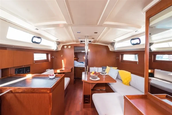 Oceanis 41.1 - Boatscribe.com