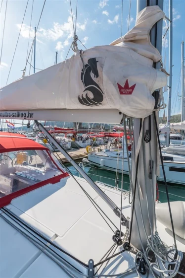 Oceanis 41.1 - Boatscribe.com