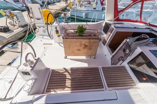 Oceanis 41.1 - Boatscribe.com