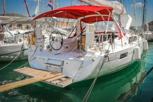 Oceanis 41.1 - Boatscribe.com