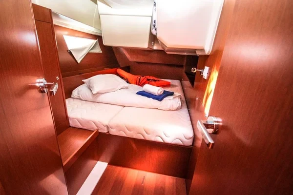 Oceanis 41.1 - Boatscribe.com