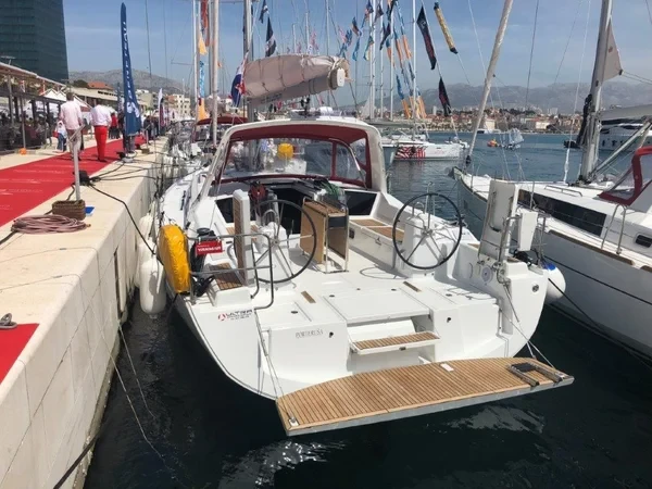 Oceanis 41.1 - Boatscribe.com