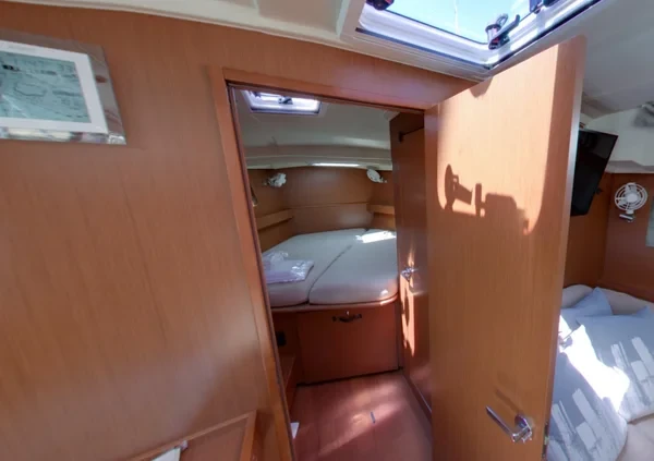 Oceanis 41.1 - Boatscribe.com