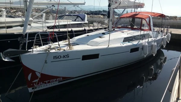 Oceanis 41.1 - Boatscribe.com