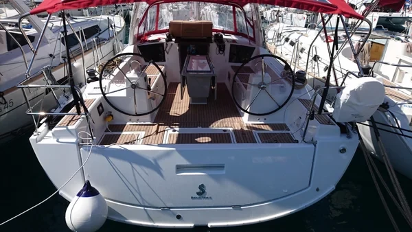 Oceanis 41.1 - Boatscribe.com