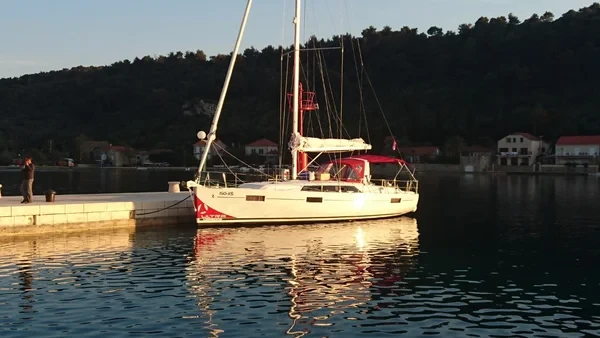 Oceanis 41.1 - Boatscribe.com