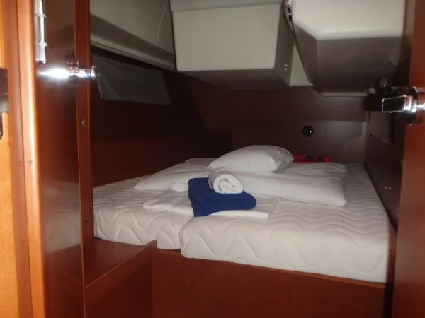 Oceanis 41.1 - Boatscribe.com