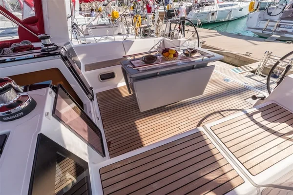 Oceanis 45 - Boatscribe.com