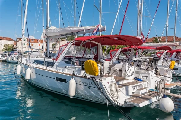 Oceanis 45 - Boatscribe.com