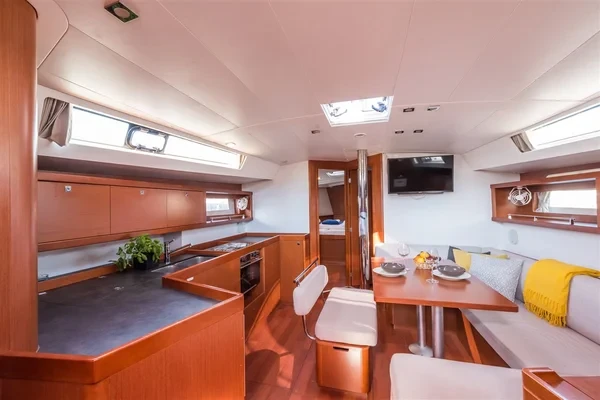 Oceanis 45 - Boatscribe.com
