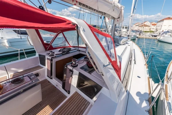 Oceanis 45 - Boatscribe.com