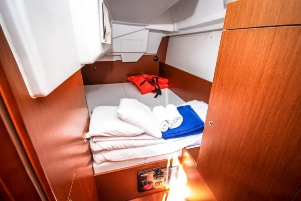 Oceanis 35 - Boatscribe.com