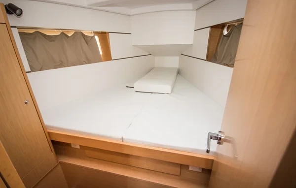 Oceanis 35 - Boatscribe.com