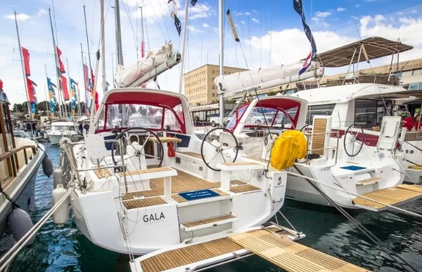 Oceanis 35 - Boatscribe.com