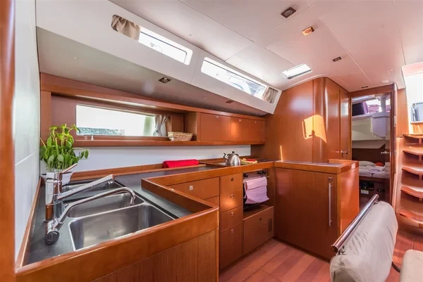 Oceanis 48 - Boatscribe.com