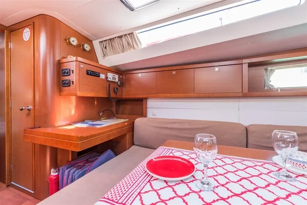 Oceanis 48 - Boatscribe.com