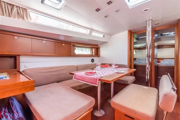 Oceanis 48 - Boatscribe.com