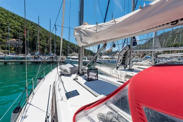 Oceanis 48 - Boatscribe.com