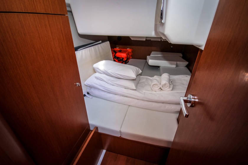 Oceanis 35 - Boatscribe.com