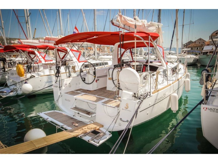 Oceanis 35 - Boatscribe.com