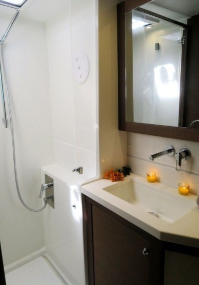 Lagoon 450 - Boatscribe.com