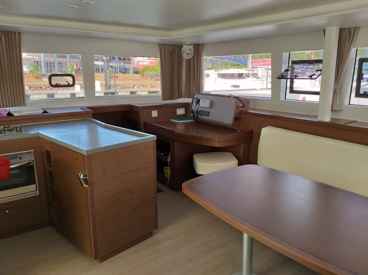 Lagoon 450 - Boatscribe.com