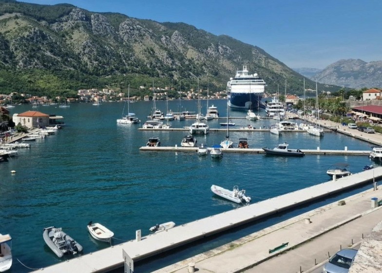 Bavaria 49 - Boatscribe.com