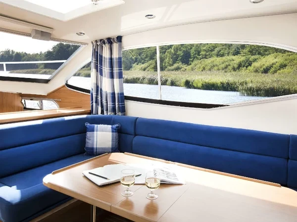 Europa 300 - Boatscribe.com