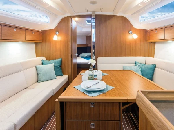 Bavaria 37 Cruiser - Boatscribe.com