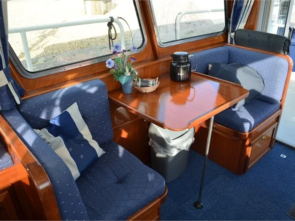 Monty Bank Trawler 9.5 - Boatscribe.com