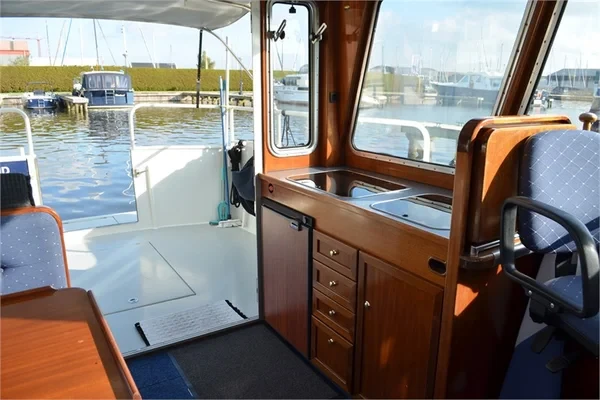 Monty Bank Trawler 9.5 - Boatscribe.com
