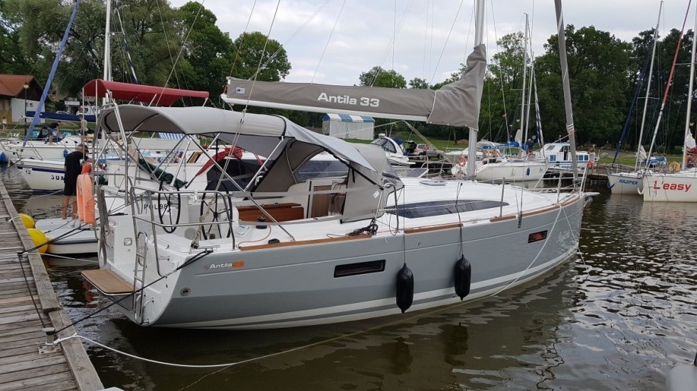 Antila 33 - Boatscribe.com