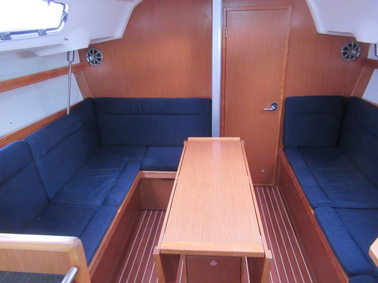 Bavaria 35 Cruiser - Boatscribe.com