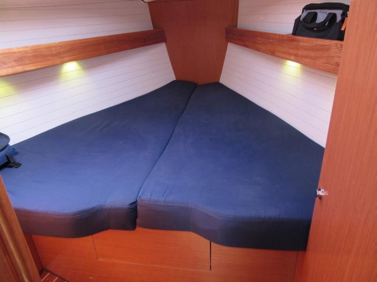 Bavaria 35 Cruiser - Boatscribe.com