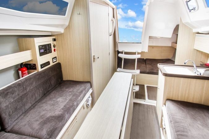 Maxus 26 Standard - Boatscribe.com