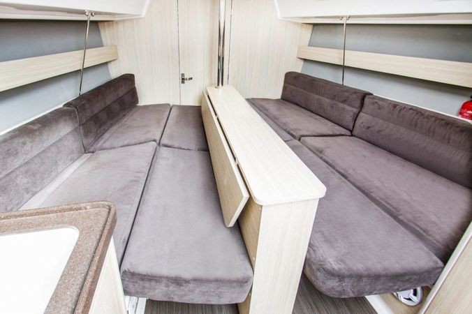 Maxus 26 Standard - Boatscribe.com