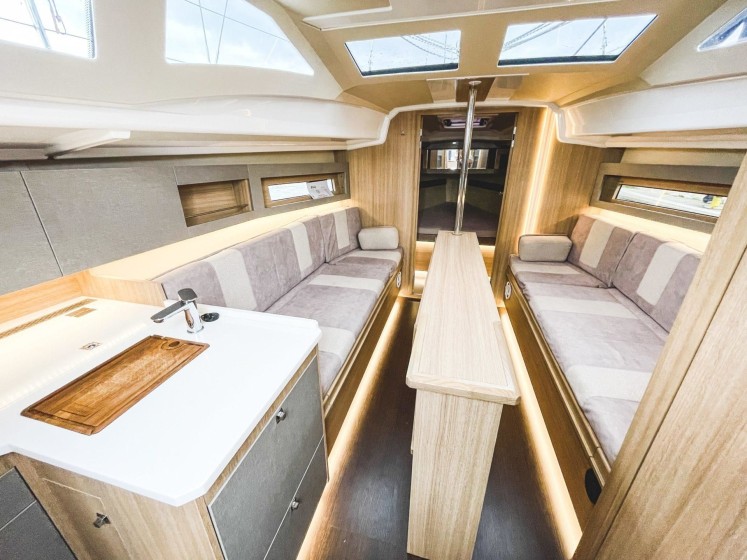 Northman Maxus 34 - Boatscribe.com