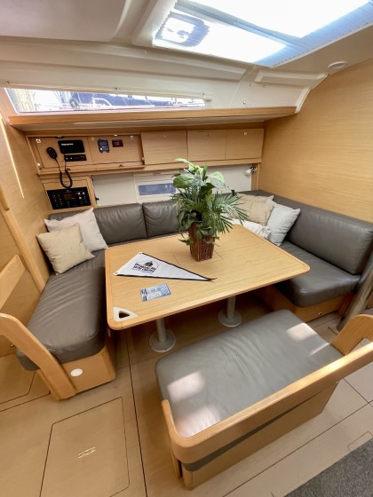 Dufour 430 - Boatscribe.com