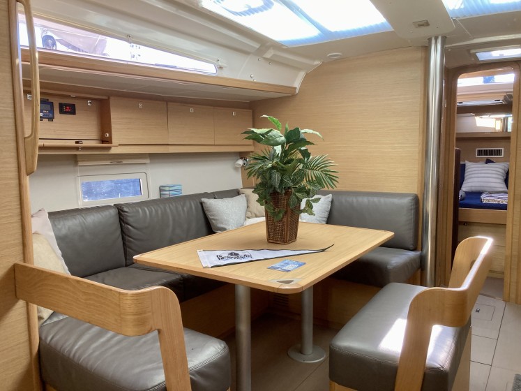Dufour 430 - Boatscribe.com