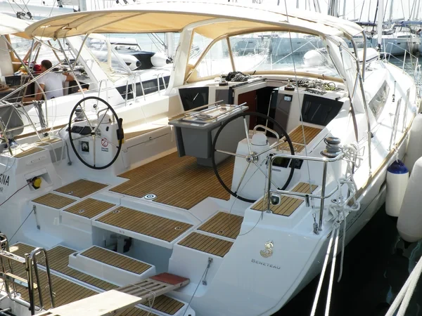 Oceanis 45 - Boatscribe.com