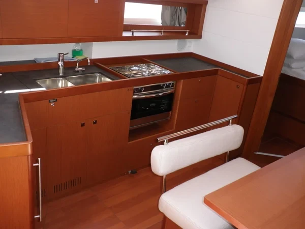 Oceanis 45 - Boatscribe.com