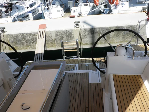 Oceanis 45 - Boatscribe.com