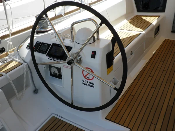 Oceanis 45 - Boatscribe.com