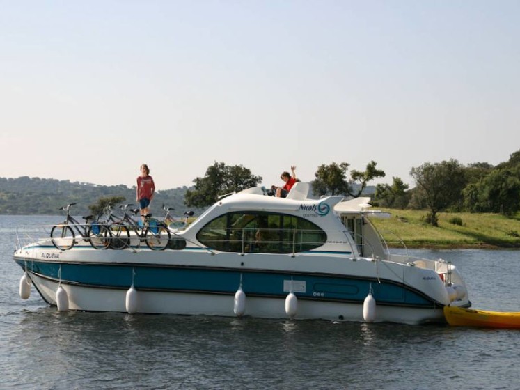 Estivale Quattro S - Boatscribe.com