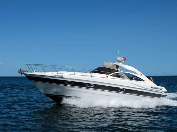 Pershing 37 - Boatscribe.com