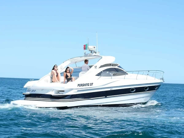 Pershing 37 - Boatscribe.com