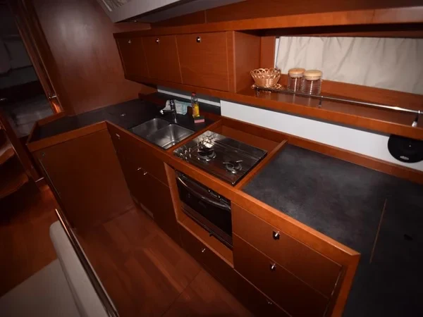 Oceanis 45 - Boatscribe.com