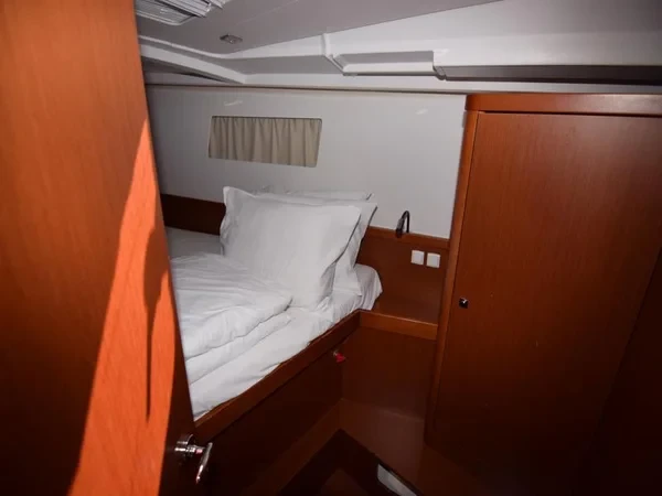 Oceanis 45 - Boatscribe.com