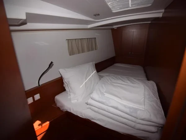 Oceanis 45 - Boatscribe.com