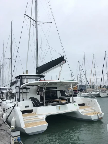 Lagoon 42 - Boatscribe.com